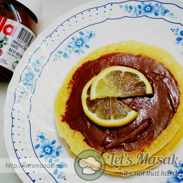 Basic Pancake With Nutella