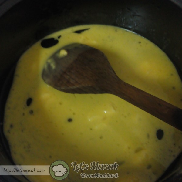 Melt butter with water, sugar and salt. Bring the mixture to a boil.