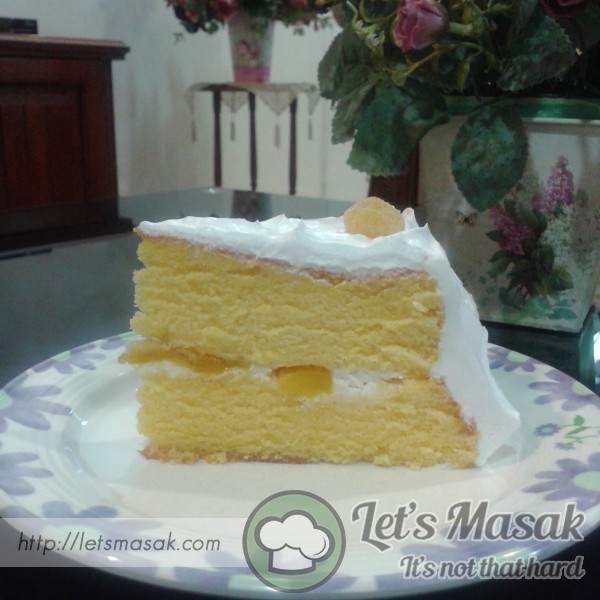 Lemon Sponge Cake With Lemon Cream