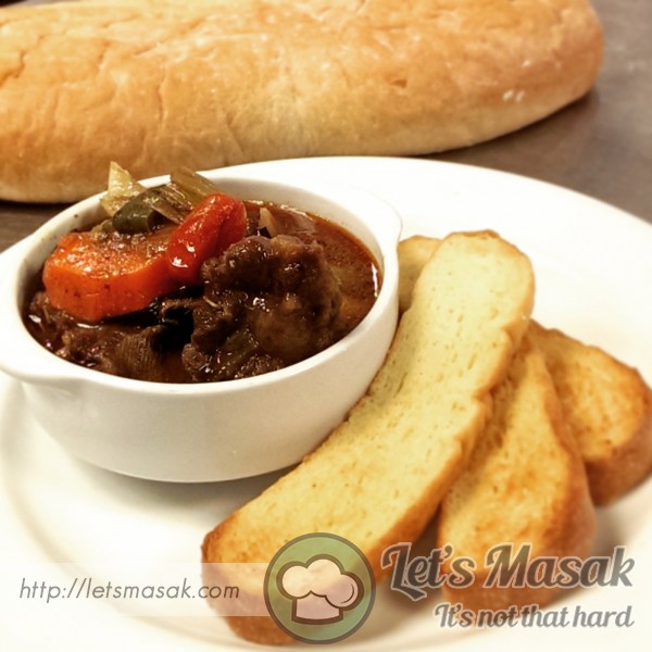Oxtail Stew Served With Toasted Bread