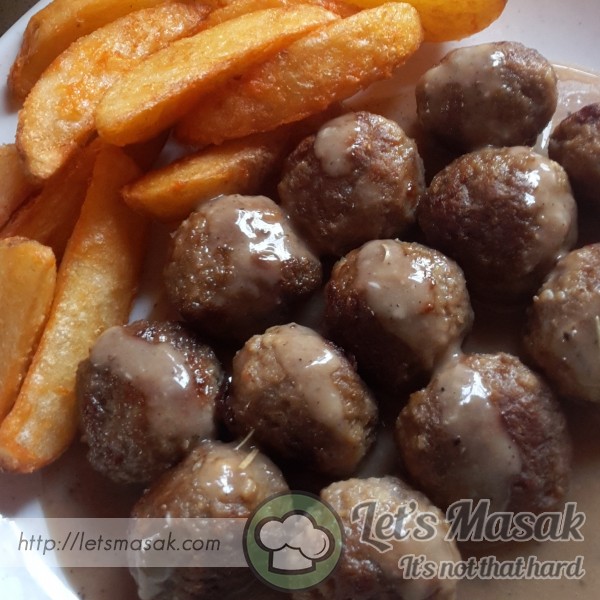 Meatballs & Wedges With Blackpepper Sauce